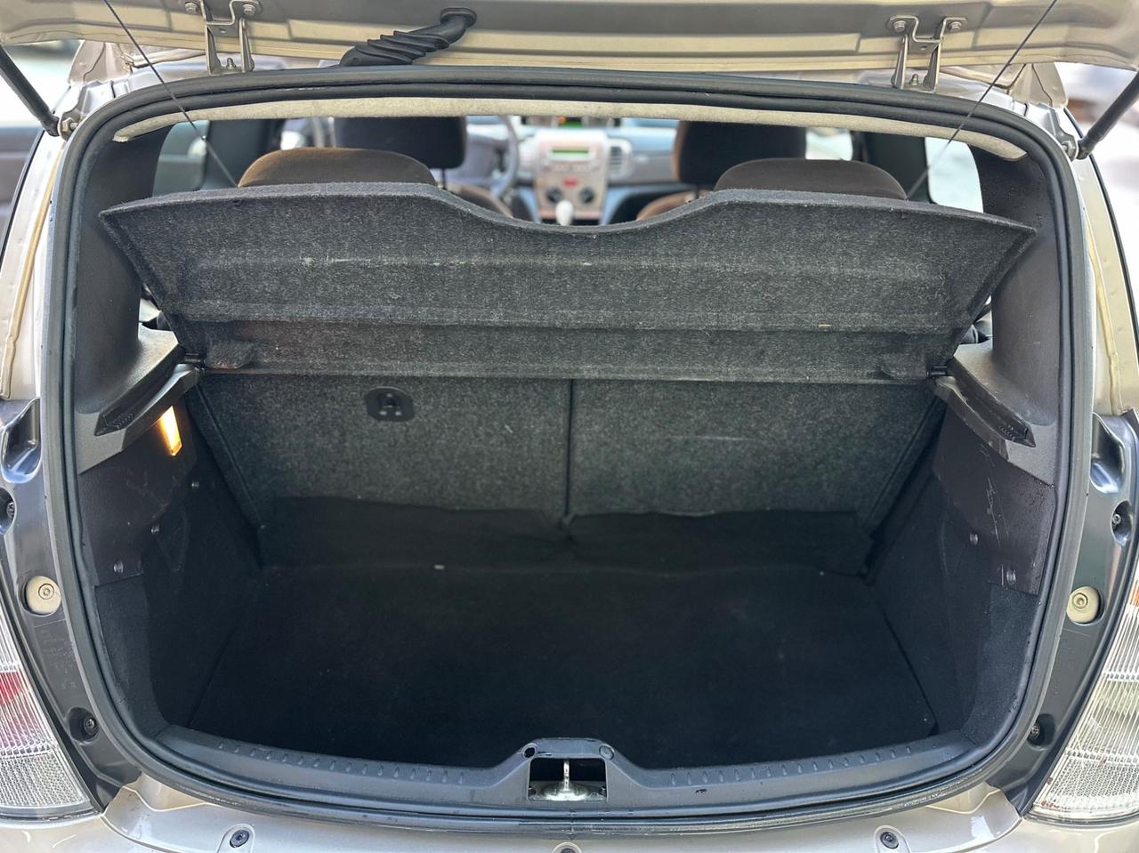 Lancia Ypsilon 1.3 MJT 75 CV ok neopatentati