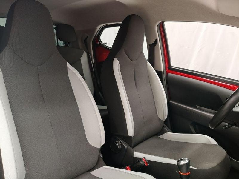 Toyota Aygo 1.0 VVT-i 69 CV 5 porte x-play TTS