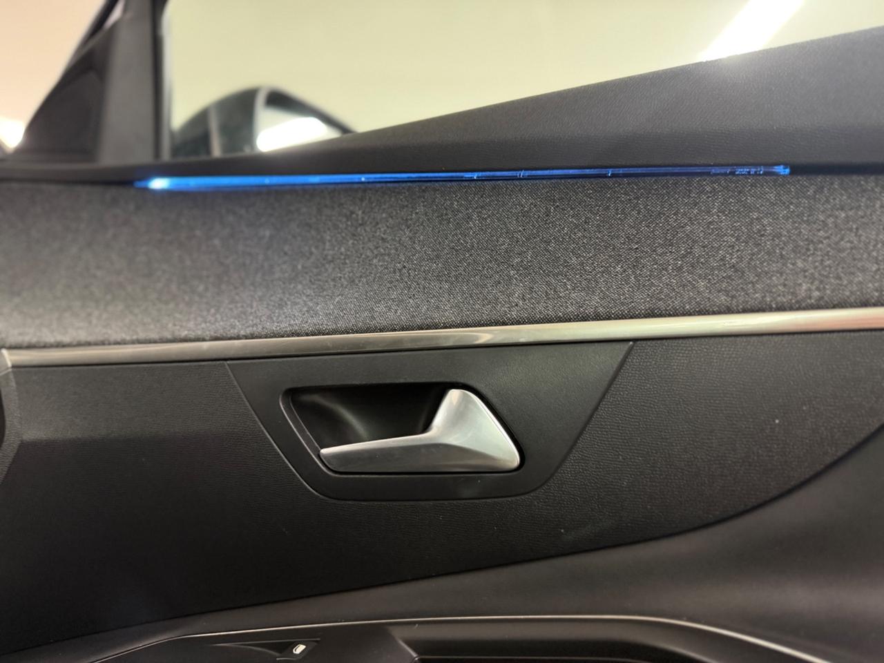 PEUGEOT 3008 CAMBIO AUTOMATICO (anno 2020)