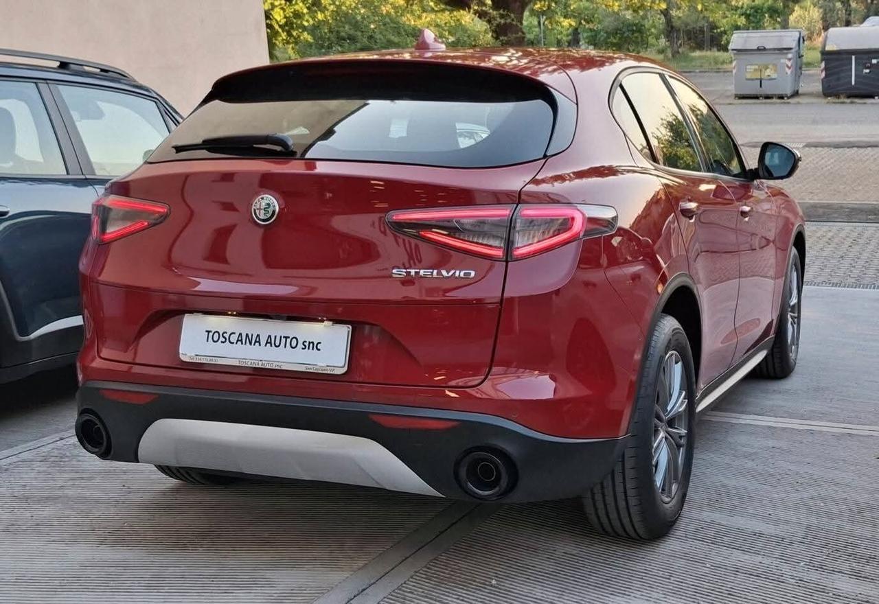 Alfa Romeo Stelvio 2.2 Turbodiesel 160 CV AT8 RWD