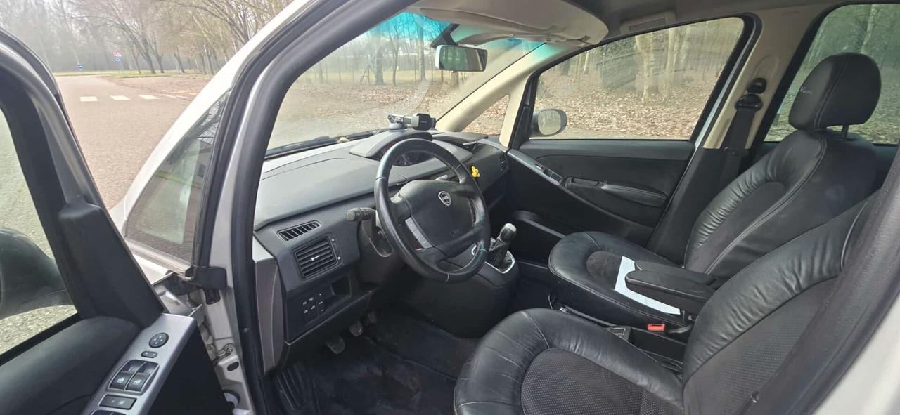 Lancia MUSA 1.3 Mjt 95 CV DFN Gold