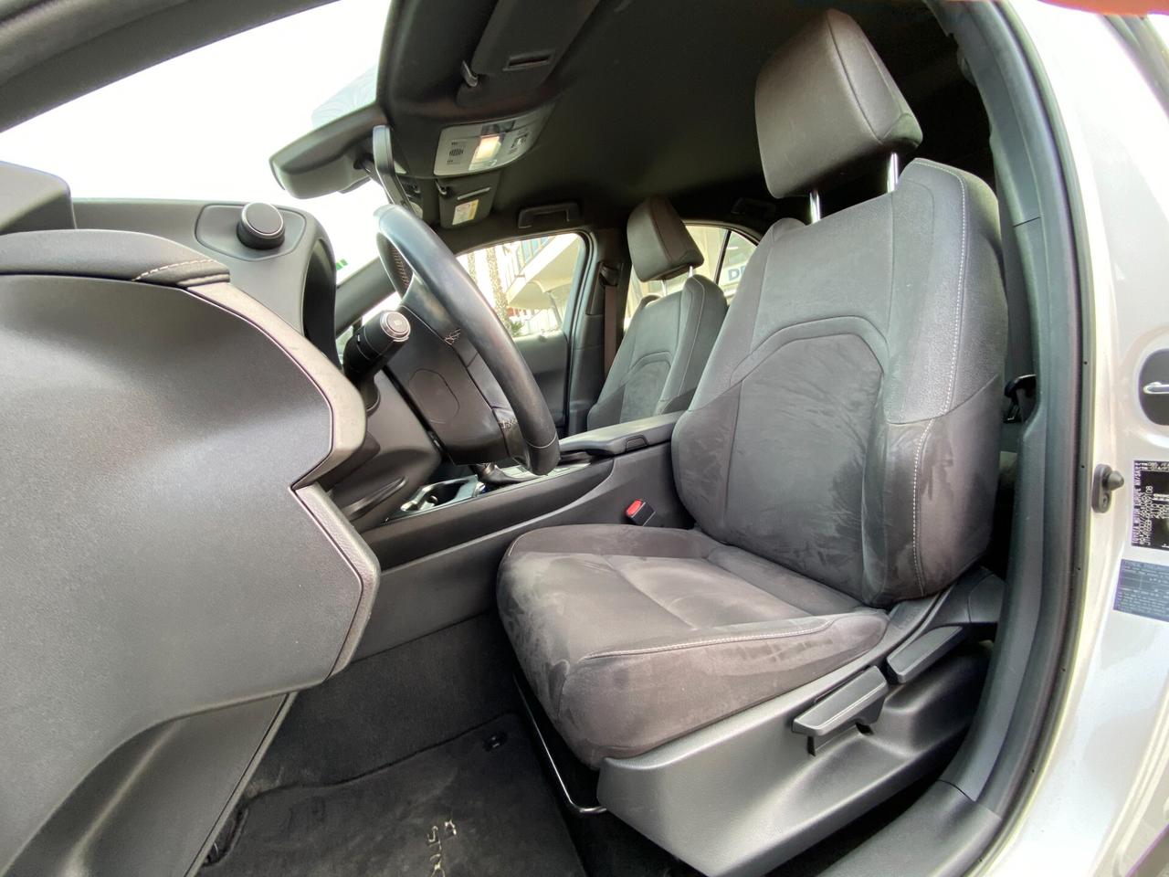 Lexus UX 250h 2.0 Business 2wd 184 CV cvt