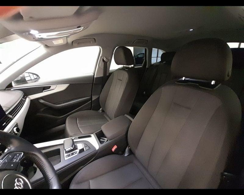 Audi A4 V Avant 35 2.0 tdi mhev Business Advanced 163cv s-tronic