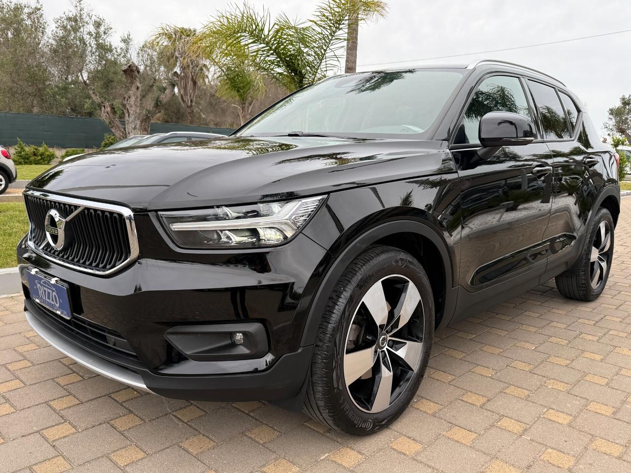 Volvo XC40 D3 AWD Geartronic Momentum MY21