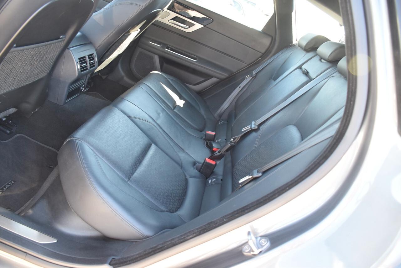 Jaguar XF Sportbrake 4X4 2.0D 180CV AWD automatica Prestige NAVI CRUISE SENSORI CAM PELLE BT