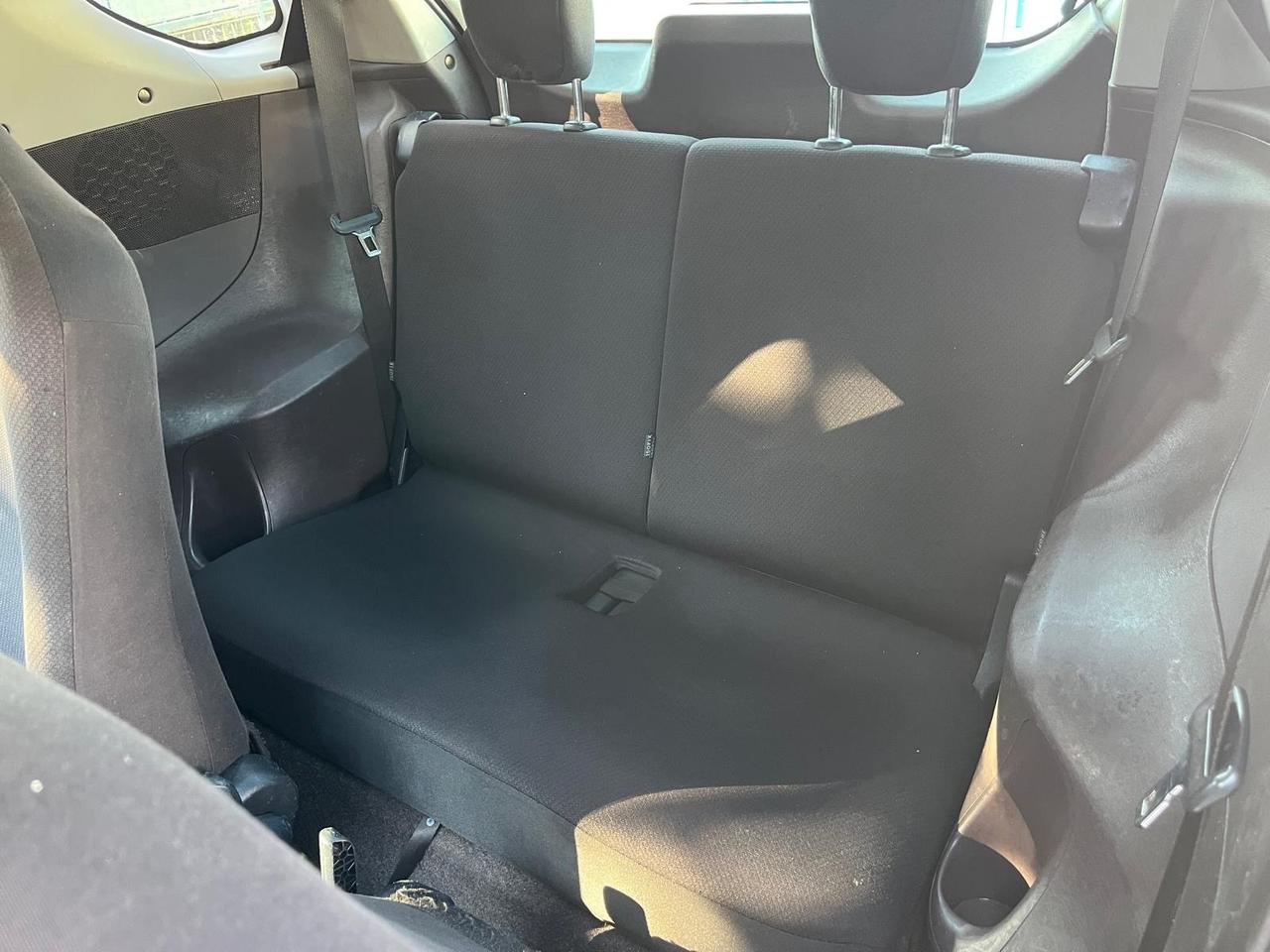 Toyota iQ-1.0 benz-c.autom-full-2009