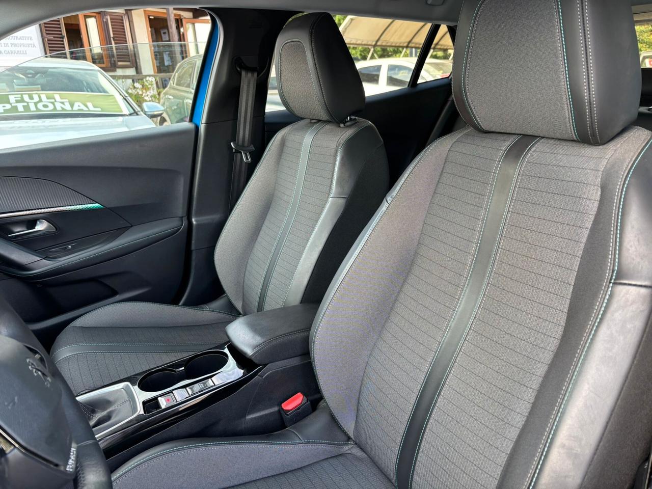 Peugeot 2008 BlueHDi 110 S&S Allure Pack
