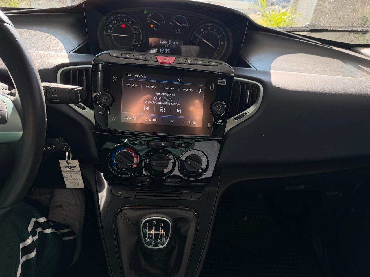 Lancia Ypsilon 1.0 FireFly 5 porte S&S Hybrid Gold