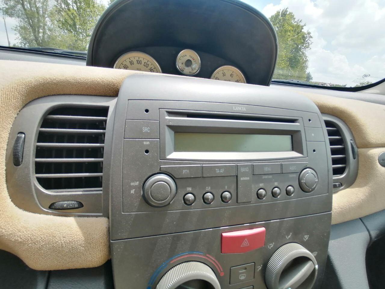 Lancia Ypsilon 1.2 Oro Idonea neopatentati