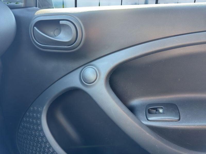 smart fortwo fortwo 70 1.0 twinamic Youngster