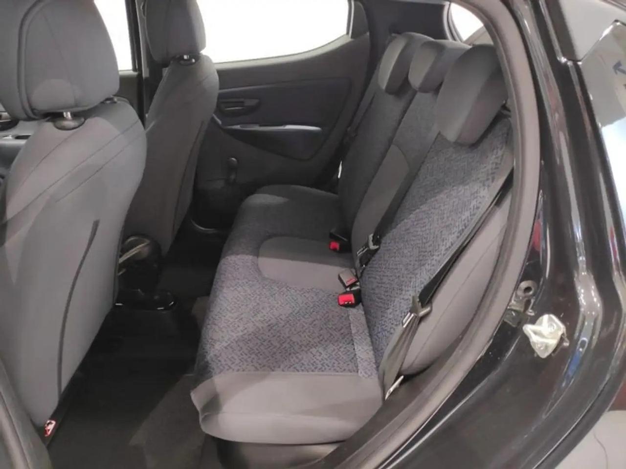 Lancia Ypsilon 1.2 69 CV 5 porte Gold Ok Neopatentati