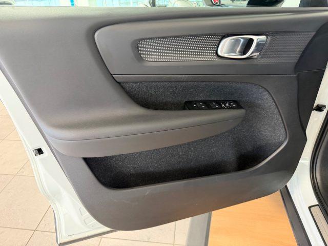 VOLVO XC40 T5 Recharge Plug-in Hybrid R-design