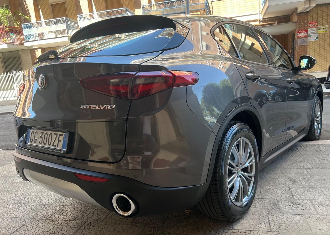 Alfa Romeo Stelvio 2.2 Turbodiesel 190 CV AT8 Q4 Sprint
