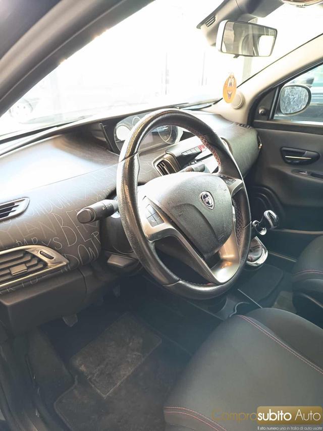 LANCIA Ypsilon 1.2 69 CV 5 porte Gold