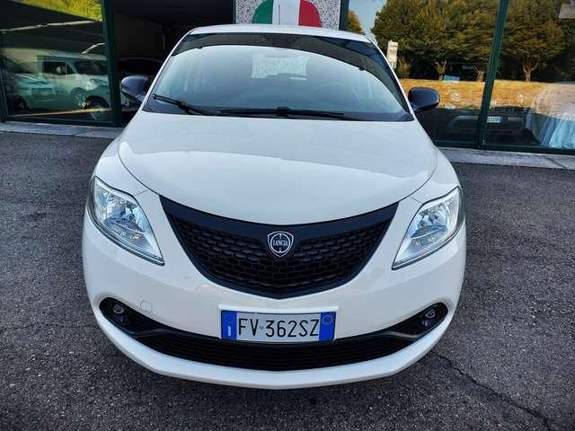 Lancia Ypsilon 0.9 t.air 85 cv Gold ecochic metano uni propiet.