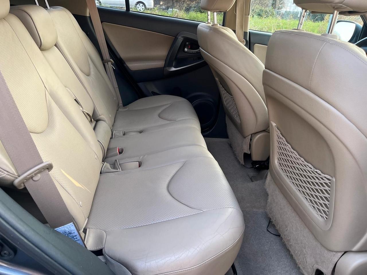 Toyota RAV 4 RAV4 2.2 D-Cat 177 CV Luxury