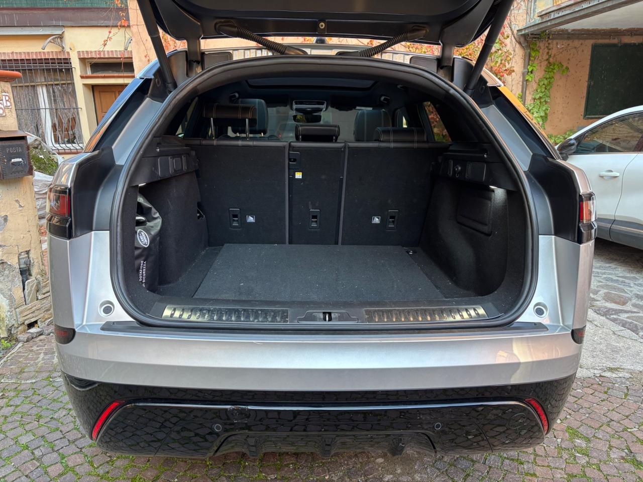 Land Rover Range Velar 2.0D I4 180 CV R-Dynamic HSE