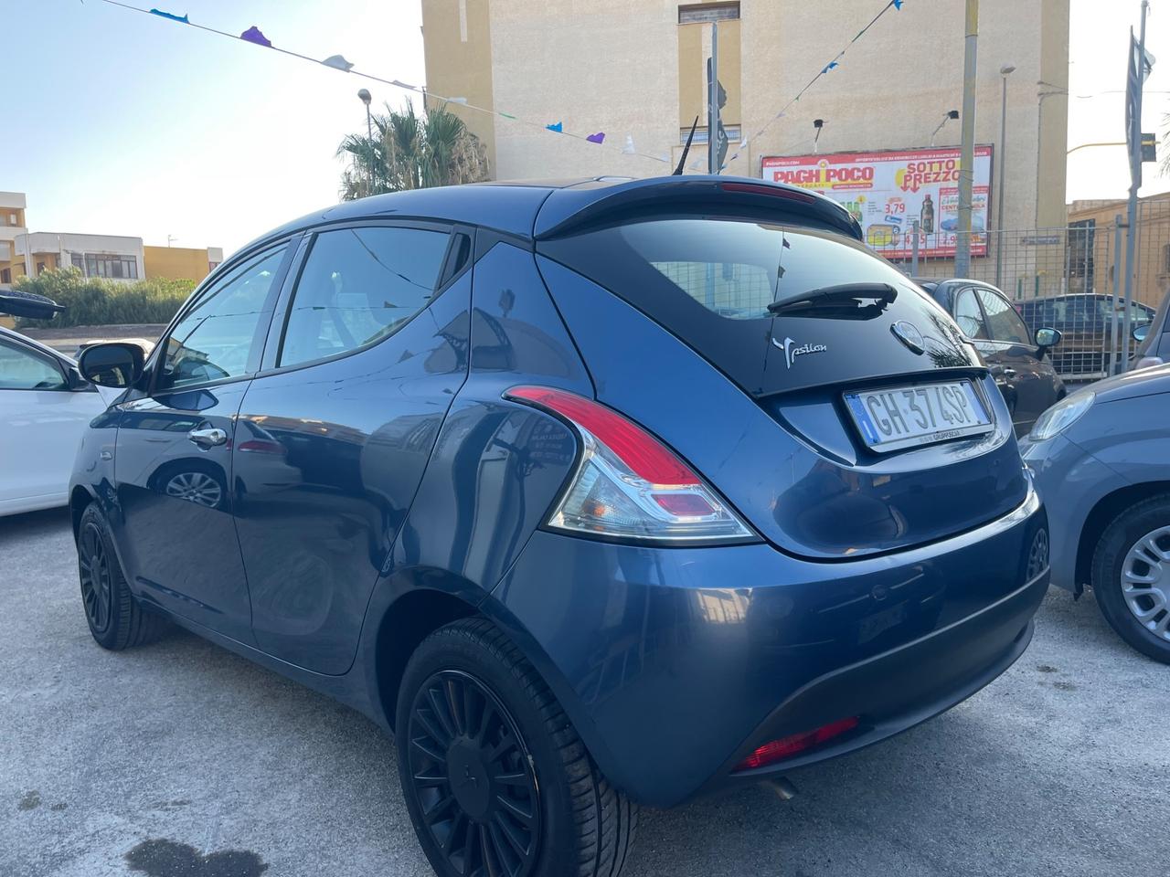 Lancia Ypsilon 1.0 FireFly 5 porte S&S Hybrid Ecochic UnYca