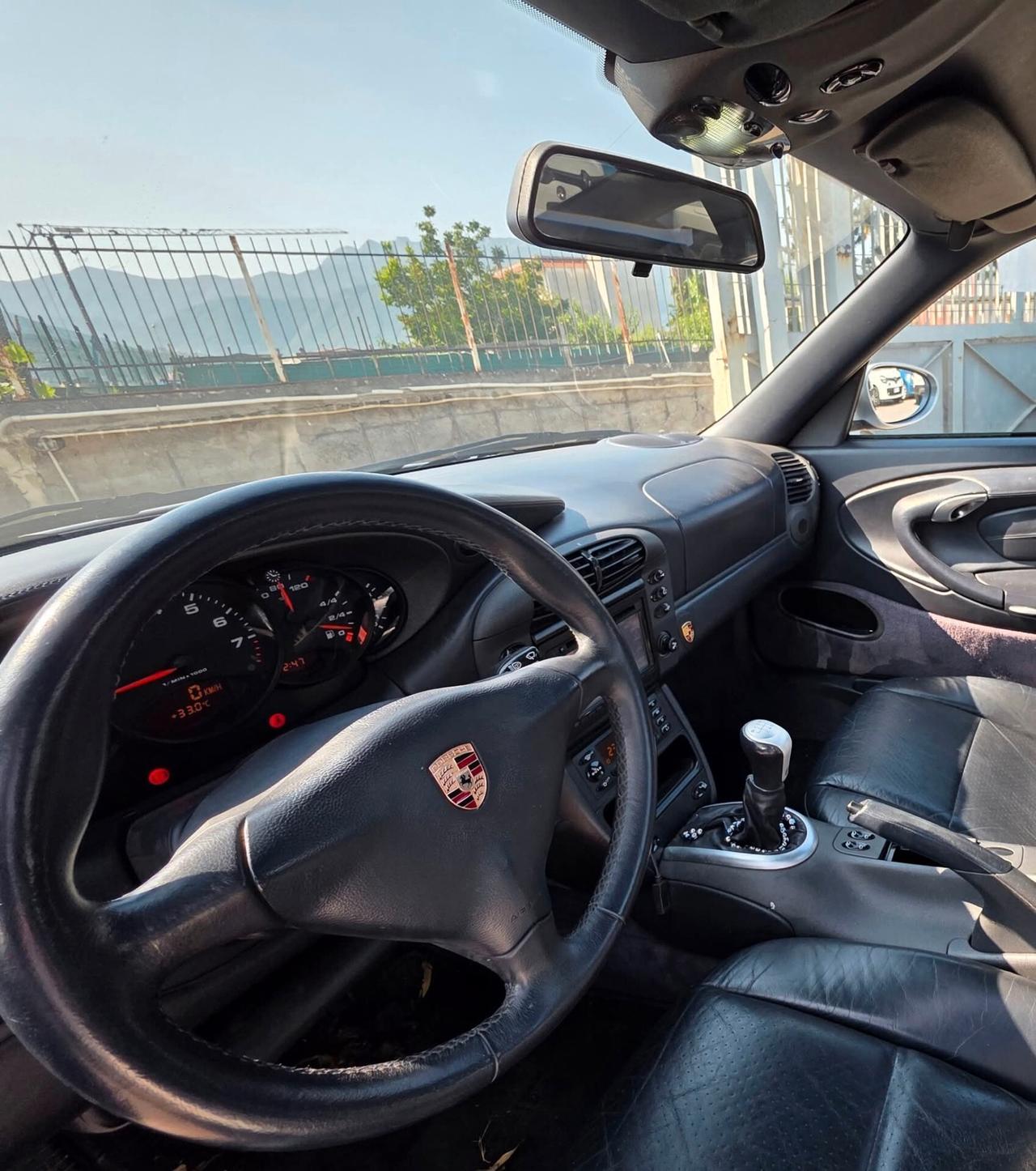 Porsche 911 996 (911 CARRERA)