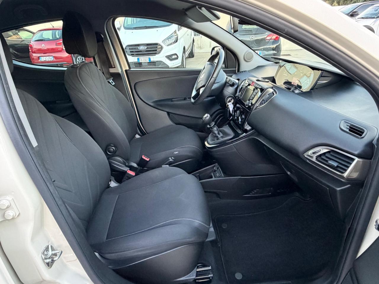 Lancia Ypsilon Hybrid 51 KW Ecochic Gold 2021