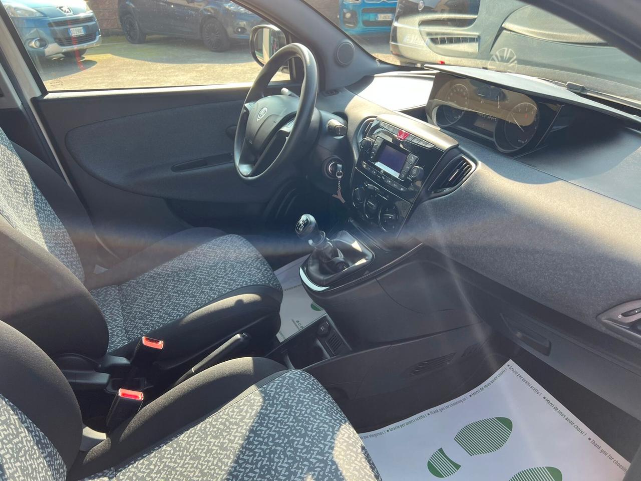 Lancia Ypsilon 1.0 FireFly 5 porte S&S Hybrid Ecochic Silver