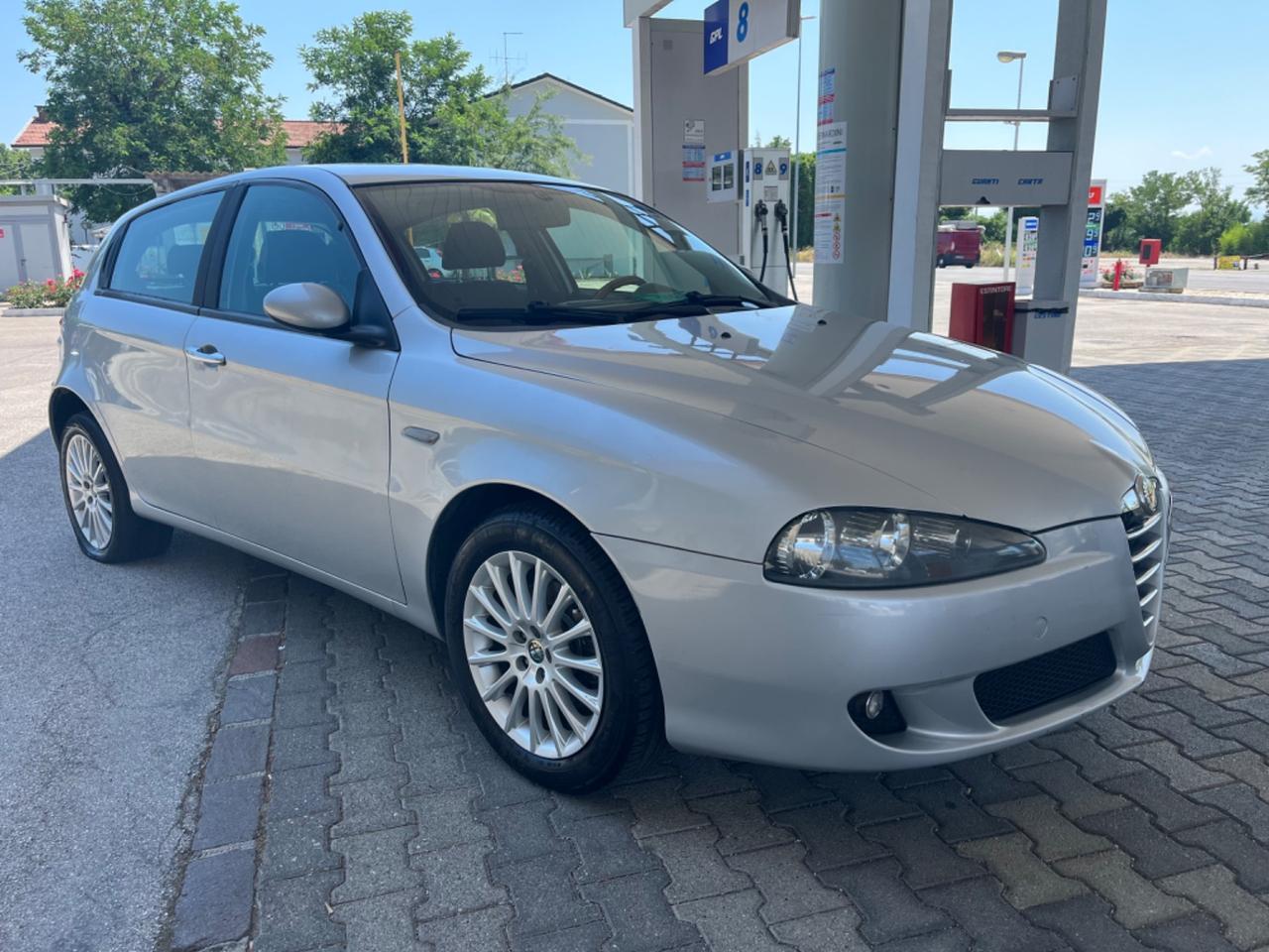 Alfa Romeo 147 1.6 16V TS (105) 5 porte Distinctive gpl