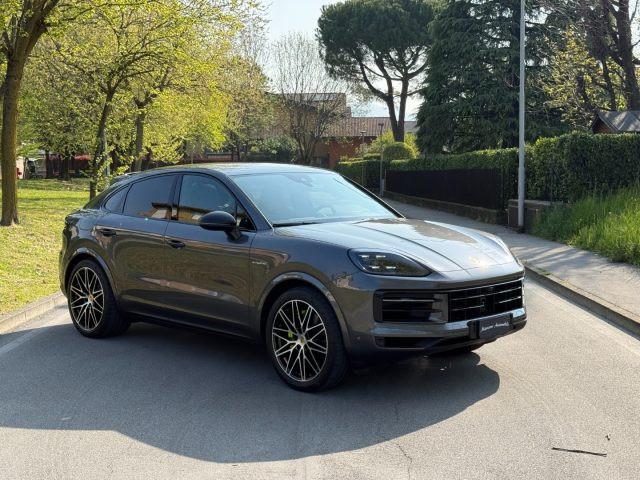 PORSCHE Cayenne Coupé 3.0 V6 E-Hybrid MOD. 2024 IVA ESPOSTA