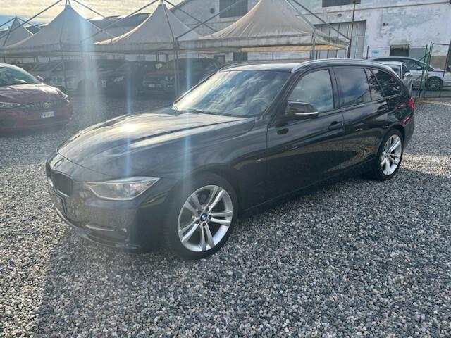 Bmw 320 320d Touring Sport automatica navigatore
