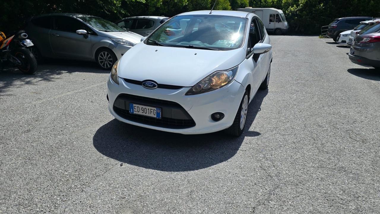 Ford Fiesta 1.4 TDCi 70CV 3 porte Titanium