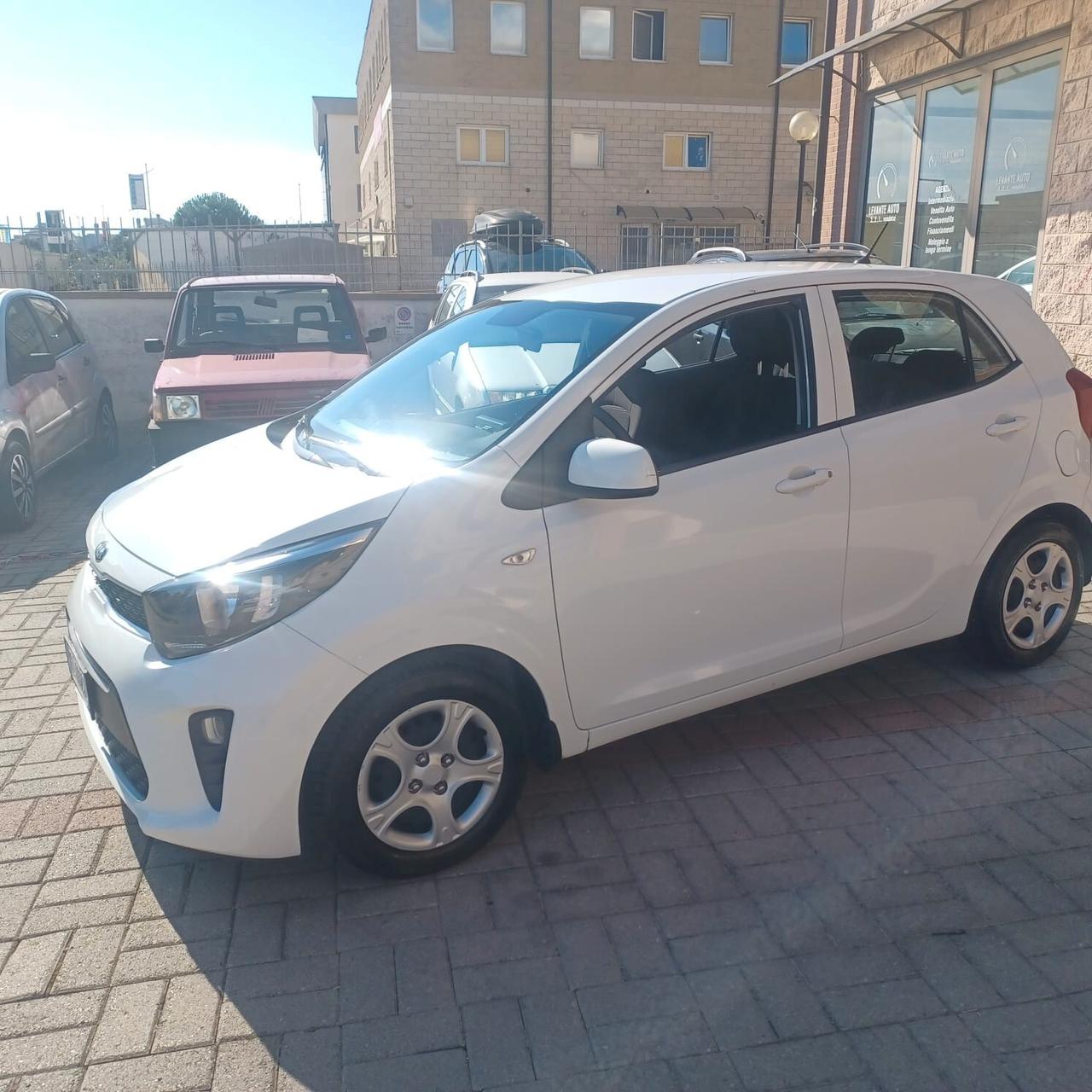 58.968KM COME NUOVA PICANTO 1.0 PER NEOPATENTATI