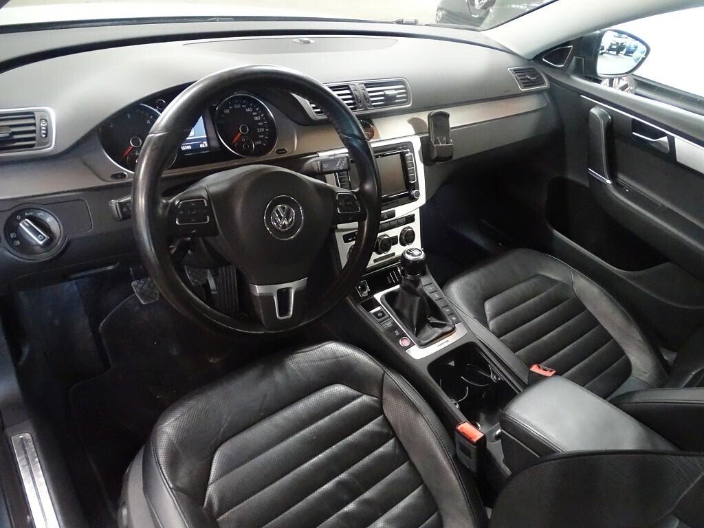 VW Passat Var. 2.0 TDI 4x4 Highline 140 CV