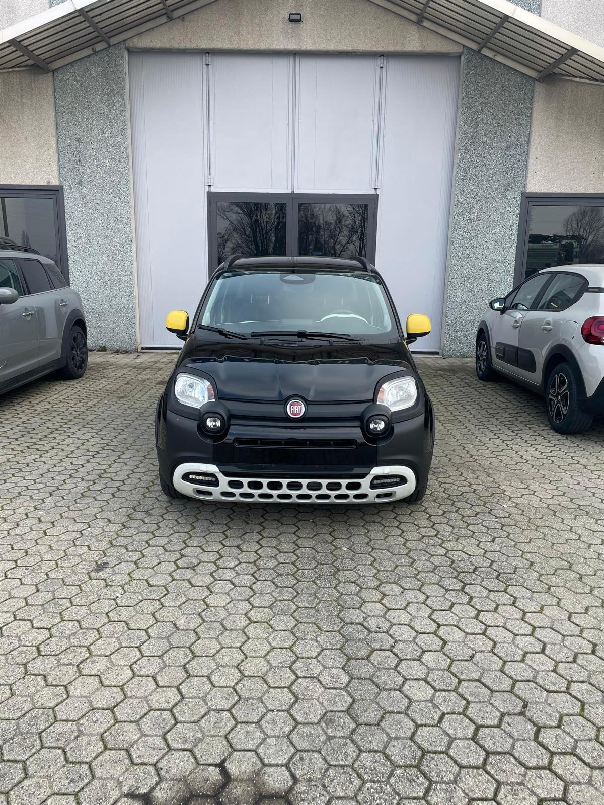 Fiat Panda Pandina 1.0 Hybrid