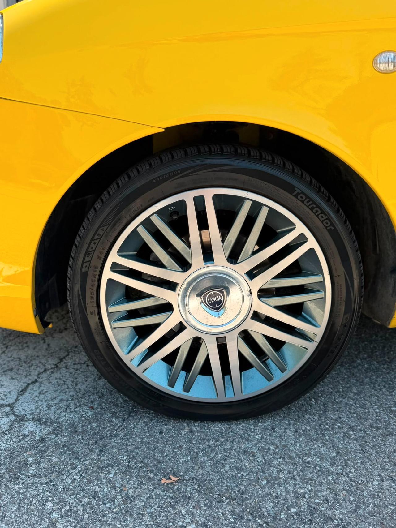 Lancia Ypsilon 1.2 Argento