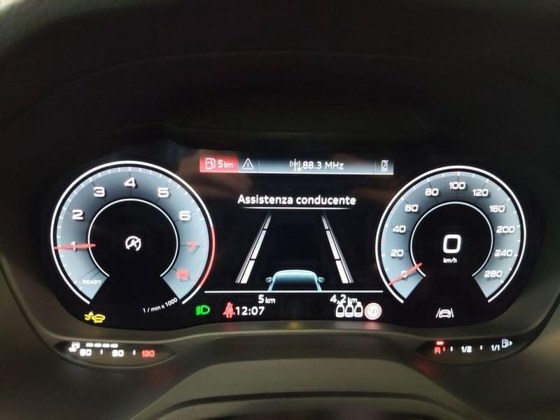 Audi Q2 30 TFSI Business Advanced
