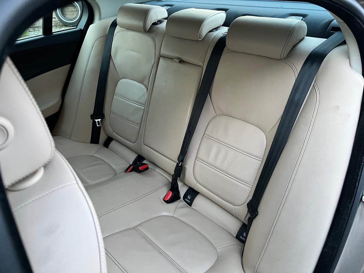 Jaguar XE 2.0 Diesel 2015