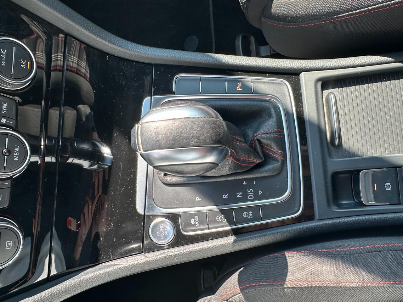 Volkswagen Golf GTI Performance 2.0 245 CV TSI DSG 5p. BMT