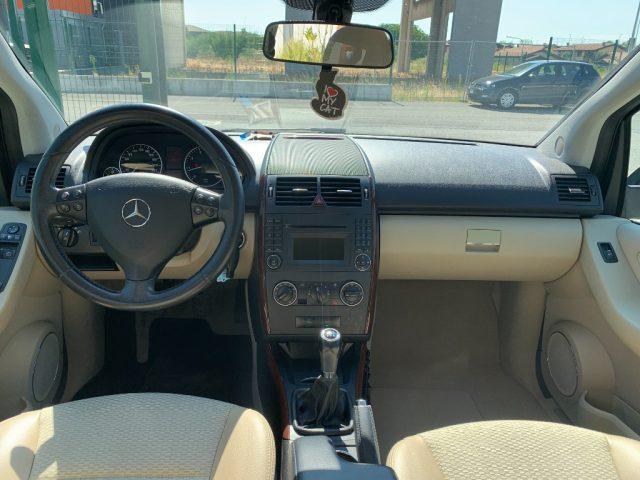 MERCEDES-BENZ A 180 BlueEFFICIENCY Premium