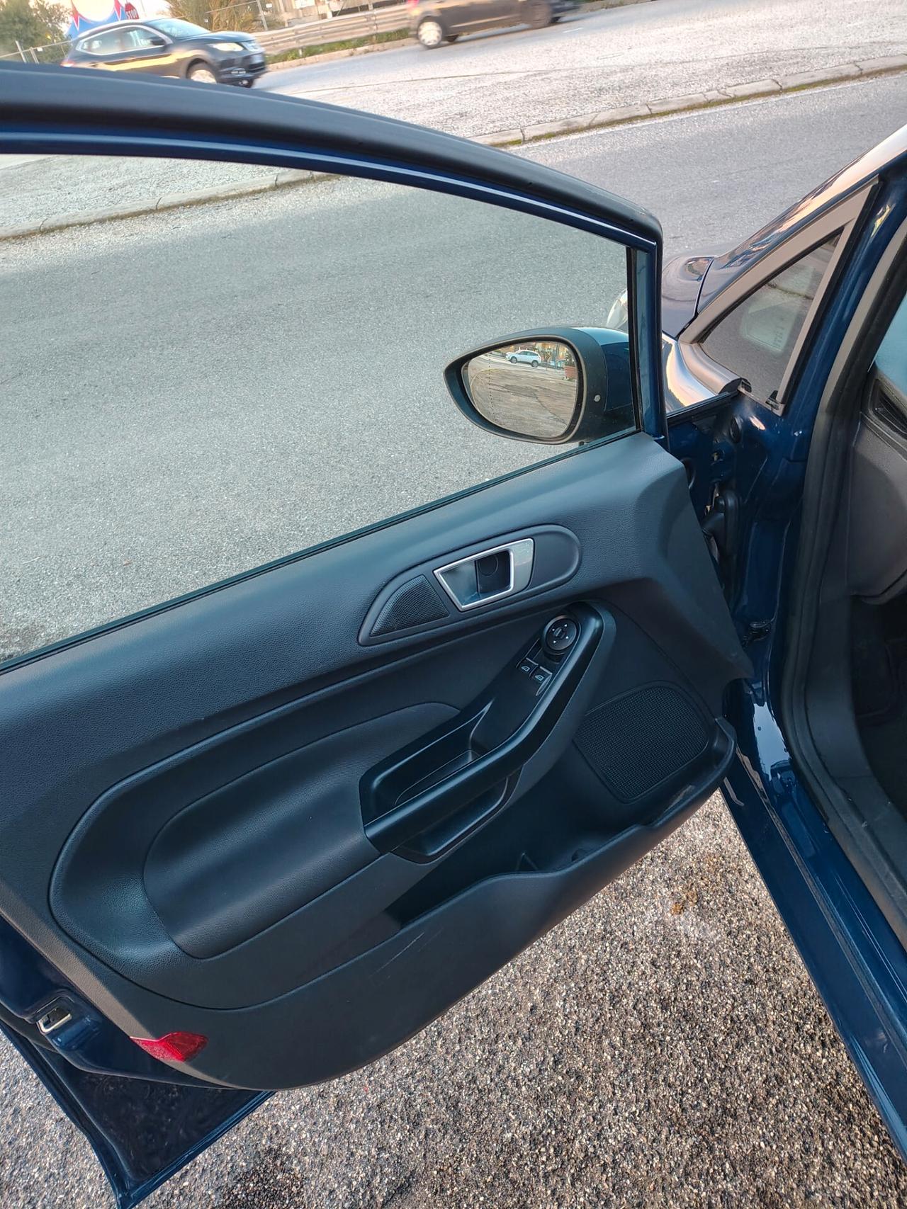 Ford Fiesta 1.4 5 porte Bz.- GPL Black & White Edition