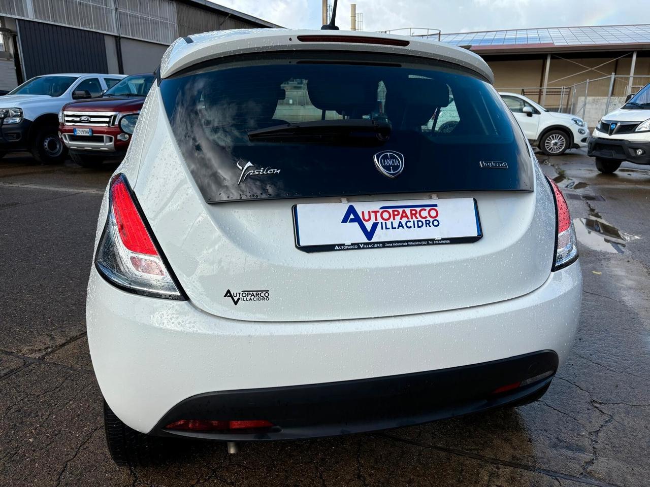 Lancia Ypsilon 1.0 FireFly 5 porte S&S Hybrid Silver