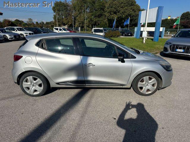 RENAULT Clio Clio 5p 1.2 Costume National 75cv tg. EY513YZ