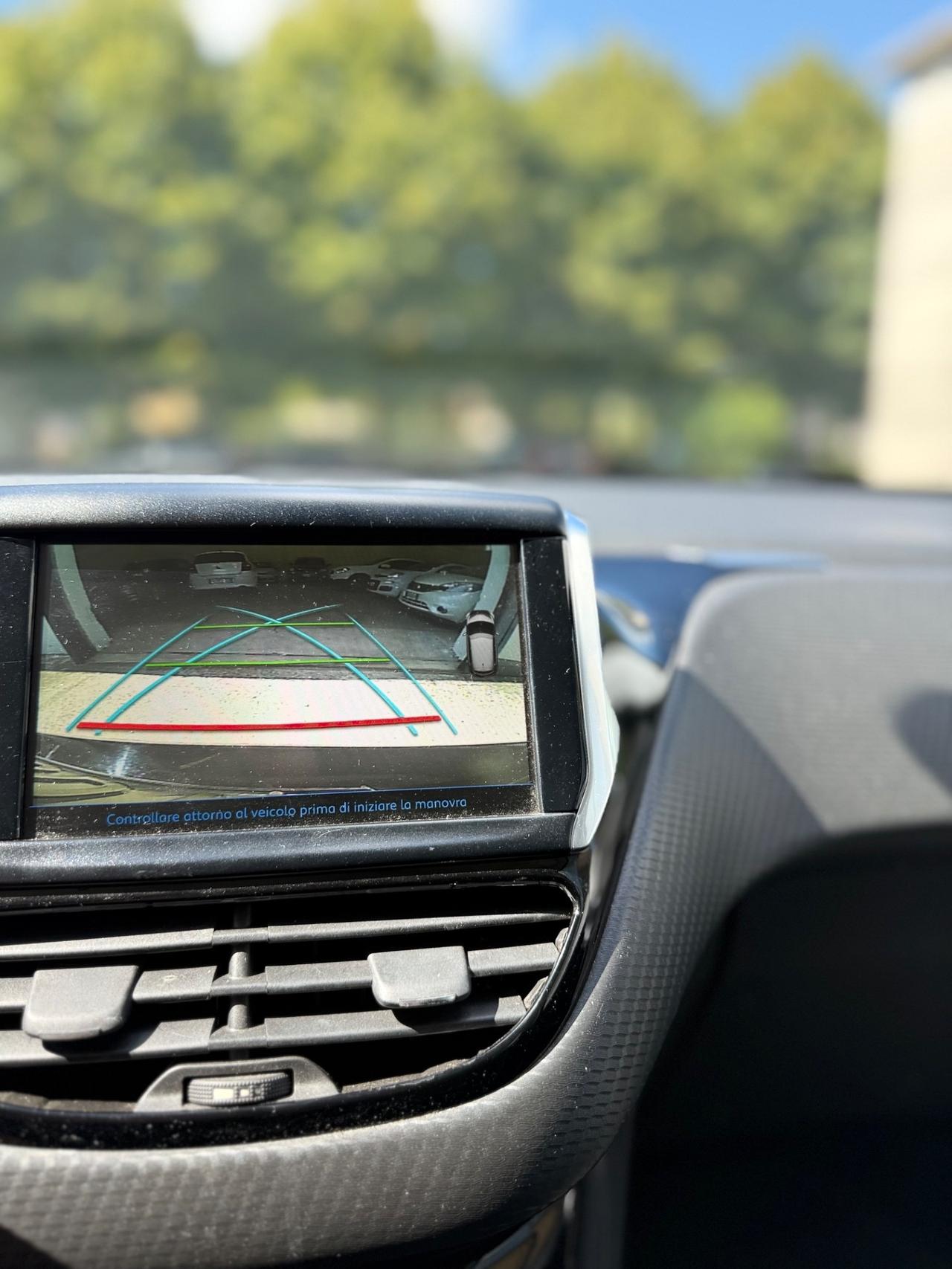 Peugeot 208 PureTech 82 5p. GPL Allure