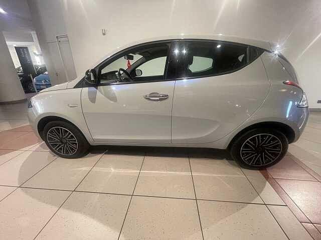 Lancia Ypsilon 1.2 69 CV 5 porte Gold
