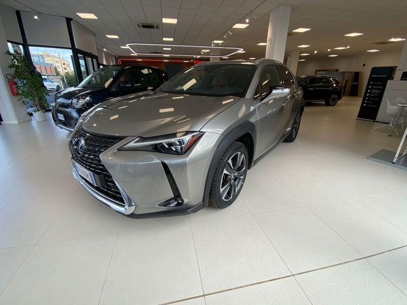 Lexus UX Hybrid Luxury