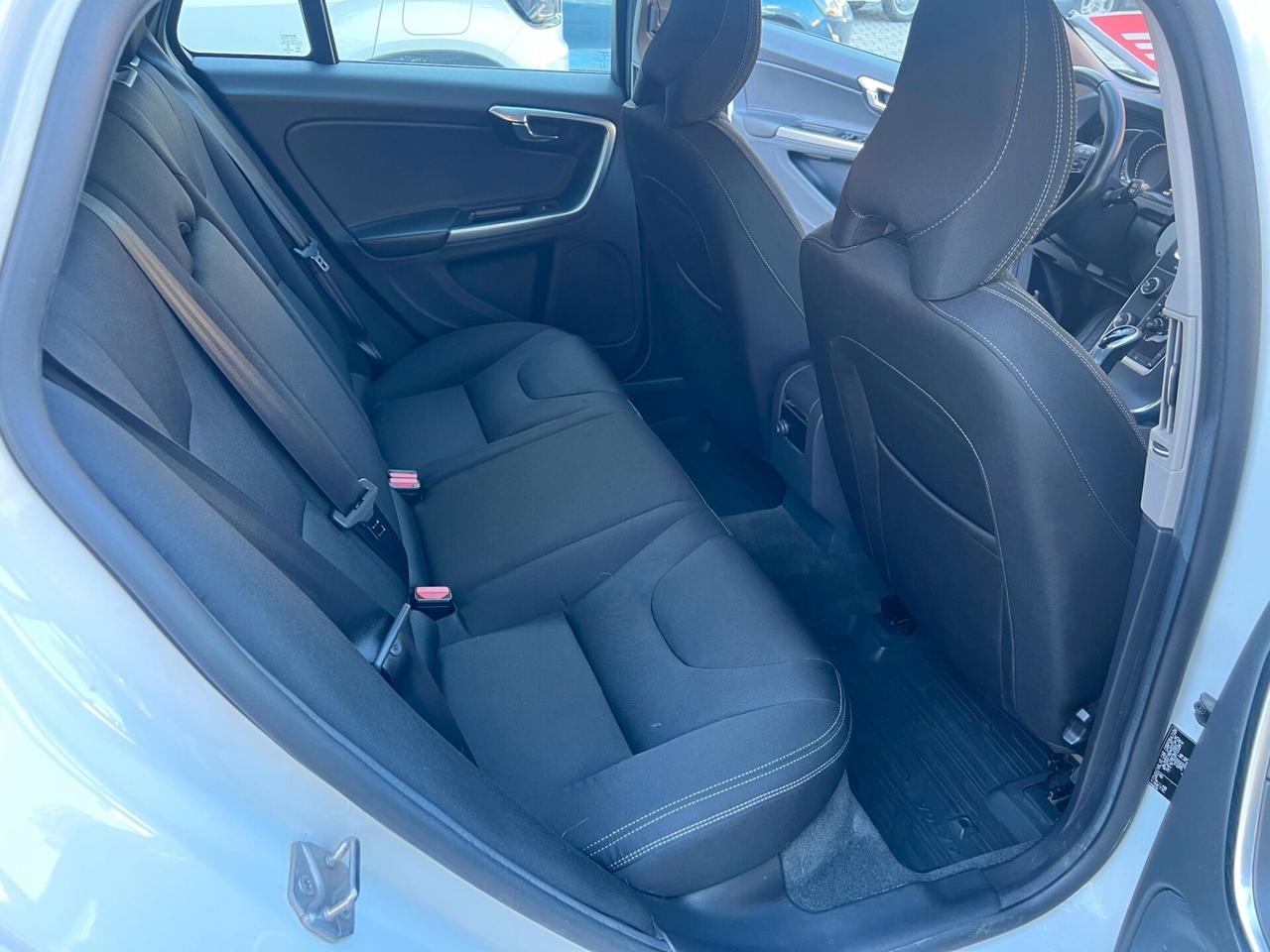 Volvo V60 D2 Geartronic Business