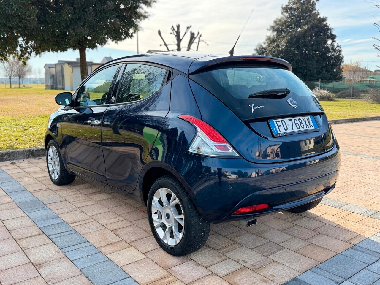 Lancia Ypsilon 1.2 69 CV 5 porte GPL Ecochic Platinum