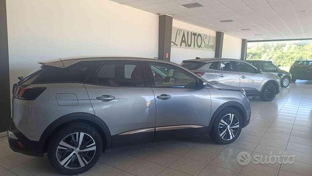 PEUGEOT 3008 1.5 dci 130 CV Experience