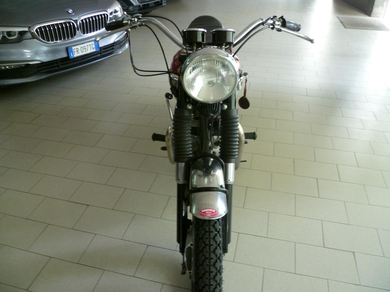 Triumph Bonneville 650 MODELLO AMERICA