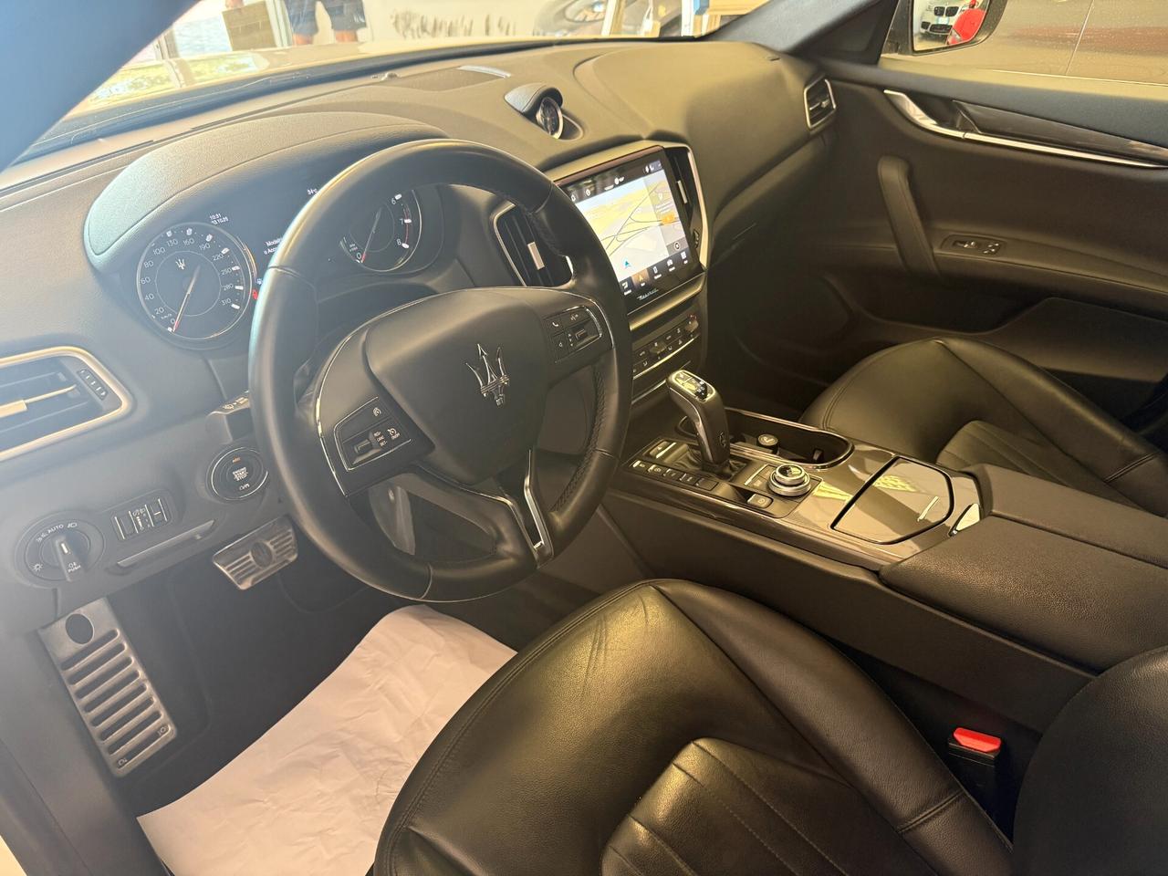 Maserati Ghibli L4 330 CV MHEV