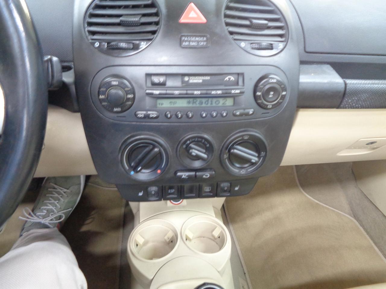 Volkswagen New Beetle 2.0 Cabrio