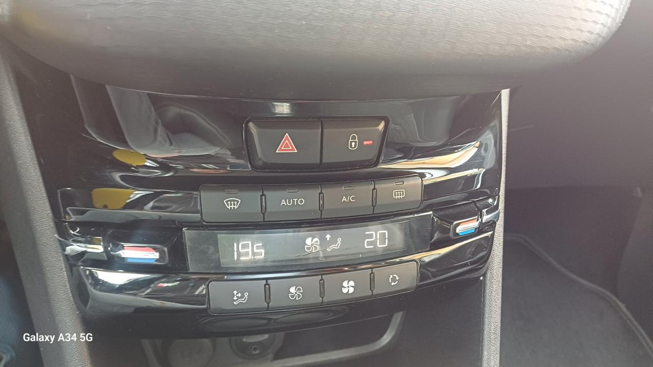 Peugeot 2008 BlueHDi 100 Allure